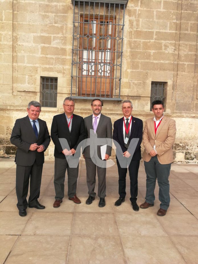 31-10-2017 reunión con consejero de Fomento en el Parlamento de Sevilla