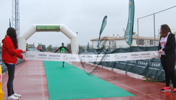 05-03-18 4 Elouardi antes de cruzar la meta