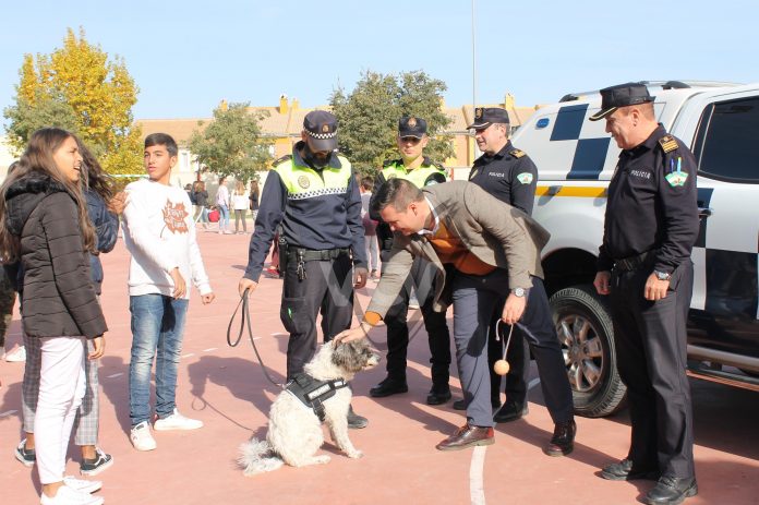 Francisco Adame saluda a Pirri