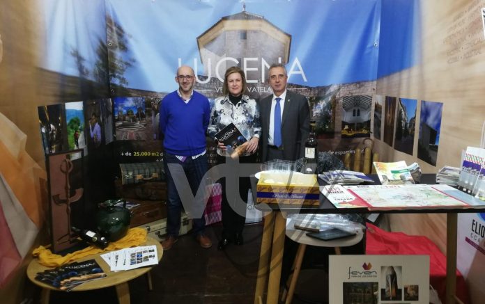 Juan Pérez en el expositor de Lucena