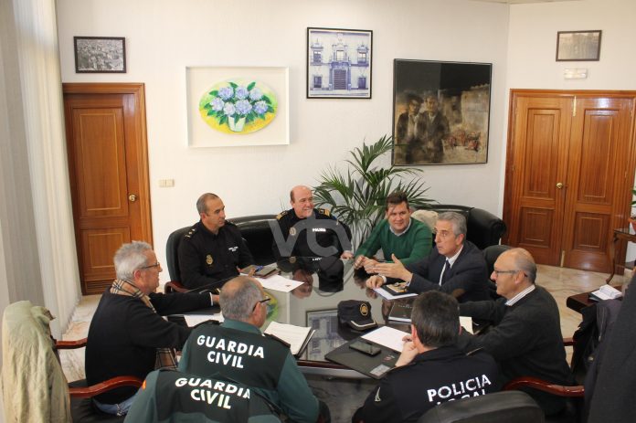 Juan Pérez preside la reunión de coordinación