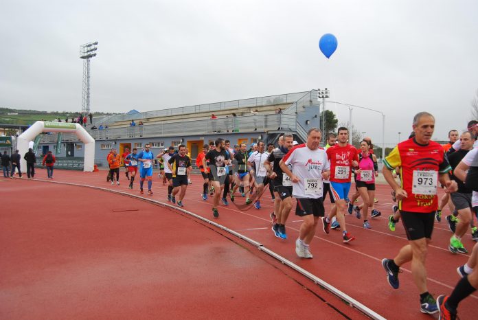 30-04-19 4 prueba deportiva en la pista de atletismo