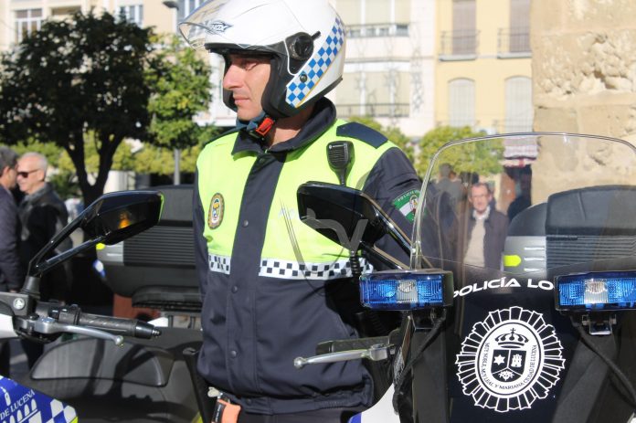Policía local vigila el centro de Lucena