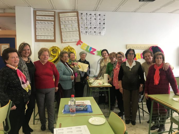 cumple 90 años escuela de adultos