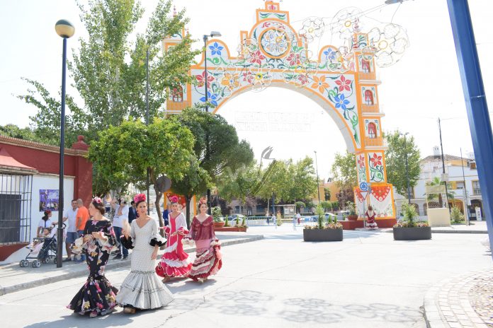 AMBIENTE DE FERIA DE DIA calle 4