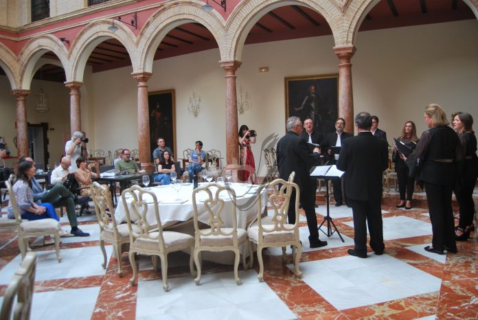Concierto del Coro Elí Hosana ante los periodistas