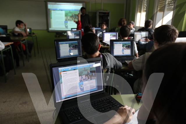 ordenadores-aula-colegio-terrassa-una-imagen-archivo-1442308669199
