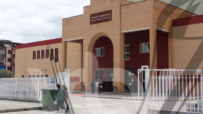 Pabellon-polideportivo-municipal-Lucena_1317178627_93320441_667x375