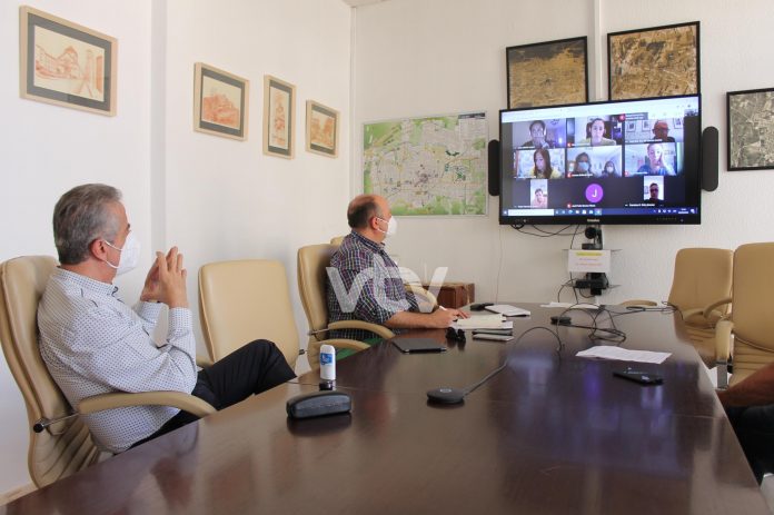 Juan Pérez preside la primera reunión telemática con centros de Infantil y Primaria