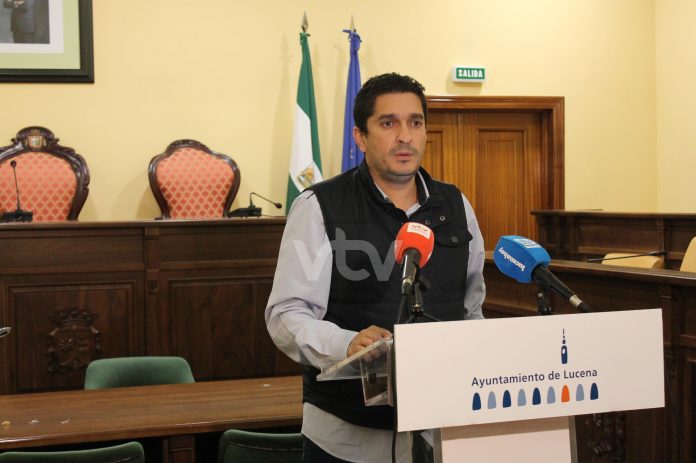 Alberto Lora informa de las ayudas concedidas a clubes locales (1)