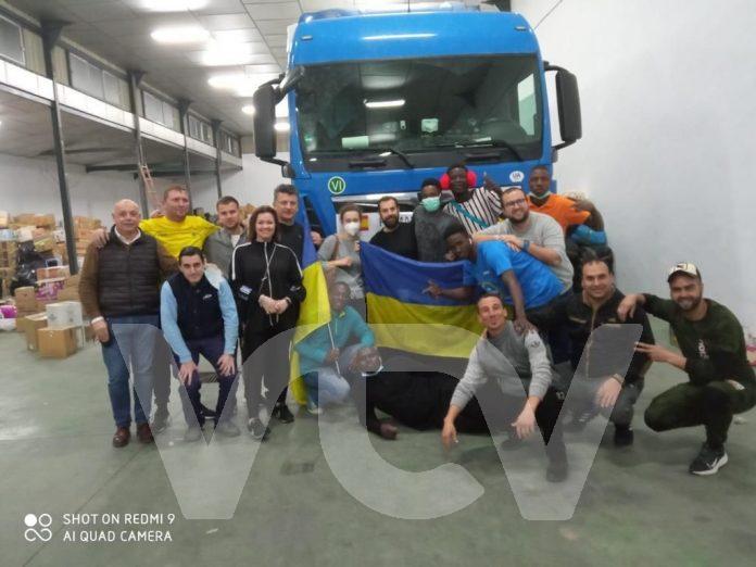 ayuda humanitaria camión