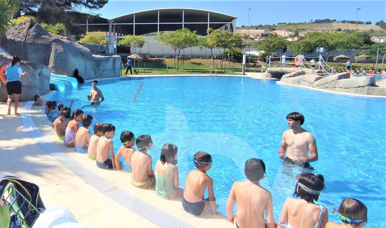 Comienzan los Cursos Intensivos de Natación 2023 organizados por el Servicio Deportivo Municipal de Lucena