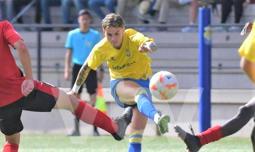 El CD Ciudad de Lucena pierde in extremis en su visita al Conil CF y tendrá  que remontar el próximo domingo en casa para avanzar a semifinales de la  Copa RFAF (1-0)
