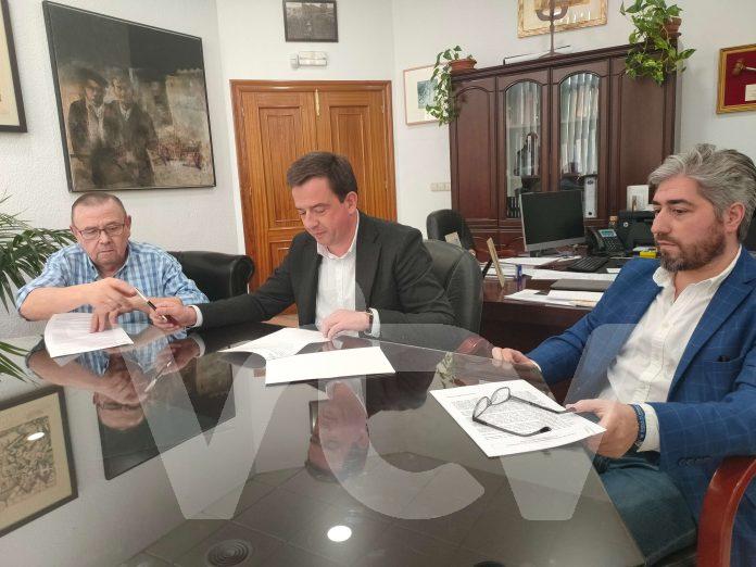 FIRMA CONVENIO AGRUPACION COFRADIAS Convenio, Agrupación de Cofradías