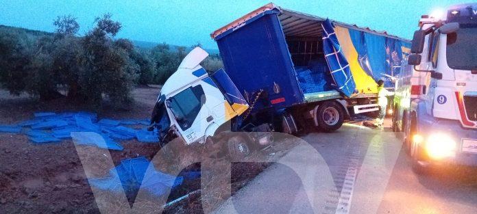 CAMION VUELCA A-318 2 CAMION A-318