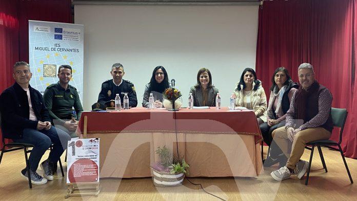 mesa redonda normas Miguel de Cervantes