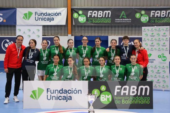 FOTO MEDALLA DE BRONCE BALONMANO CADETE ANA OROZCO 241125