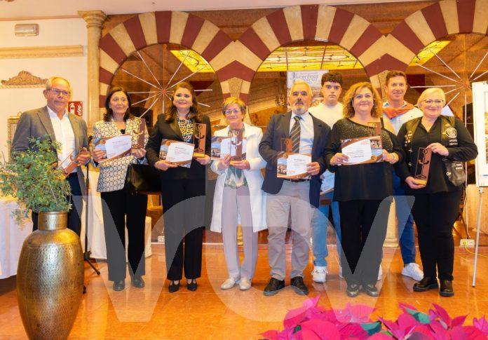 LUCENTINOS CON LUZ PROPIA