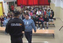 La Policía Nacional entrega a los alumnos del Colegio Al-Yussana el carnet de ciberexpertos