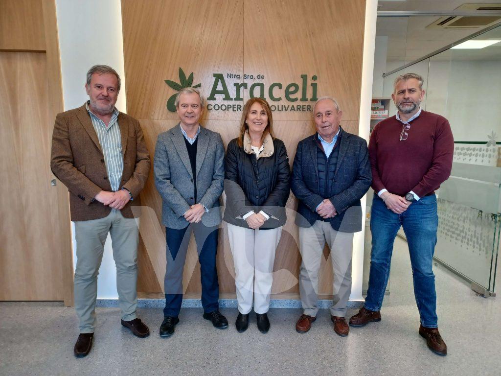 GOBIERNO, COOPERATIVAS, OLIVAR