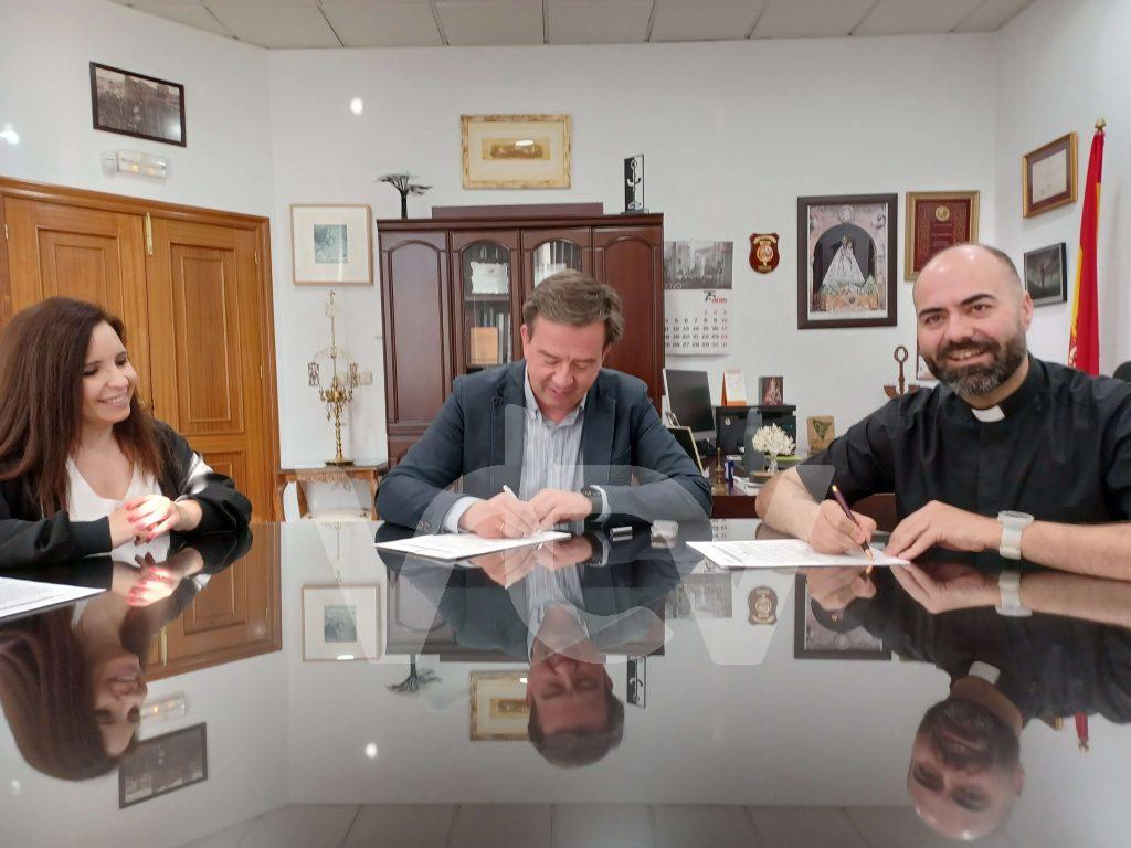 AYUNTAMIENTO, CARITAS, LUCENA