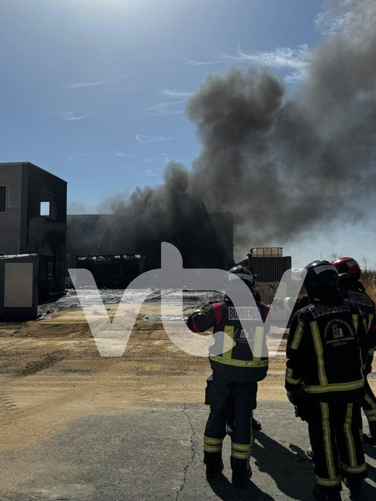 Incendio, nave aceite, Lucena